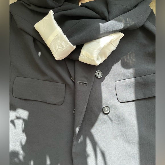 Oversized lightweight Wilfred (Aritzia) black blazer - Picture 7 of 14